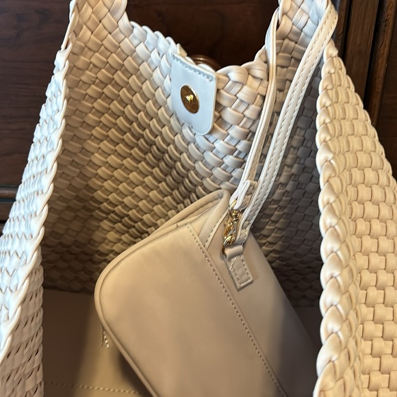 woven tote used - Picture 3 of 5